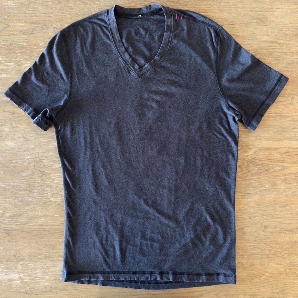 🍋 Lululemon 5 Year Basic V Neck Short Sleeve‎ Athletic T-shirt-Dark Gray-Size S